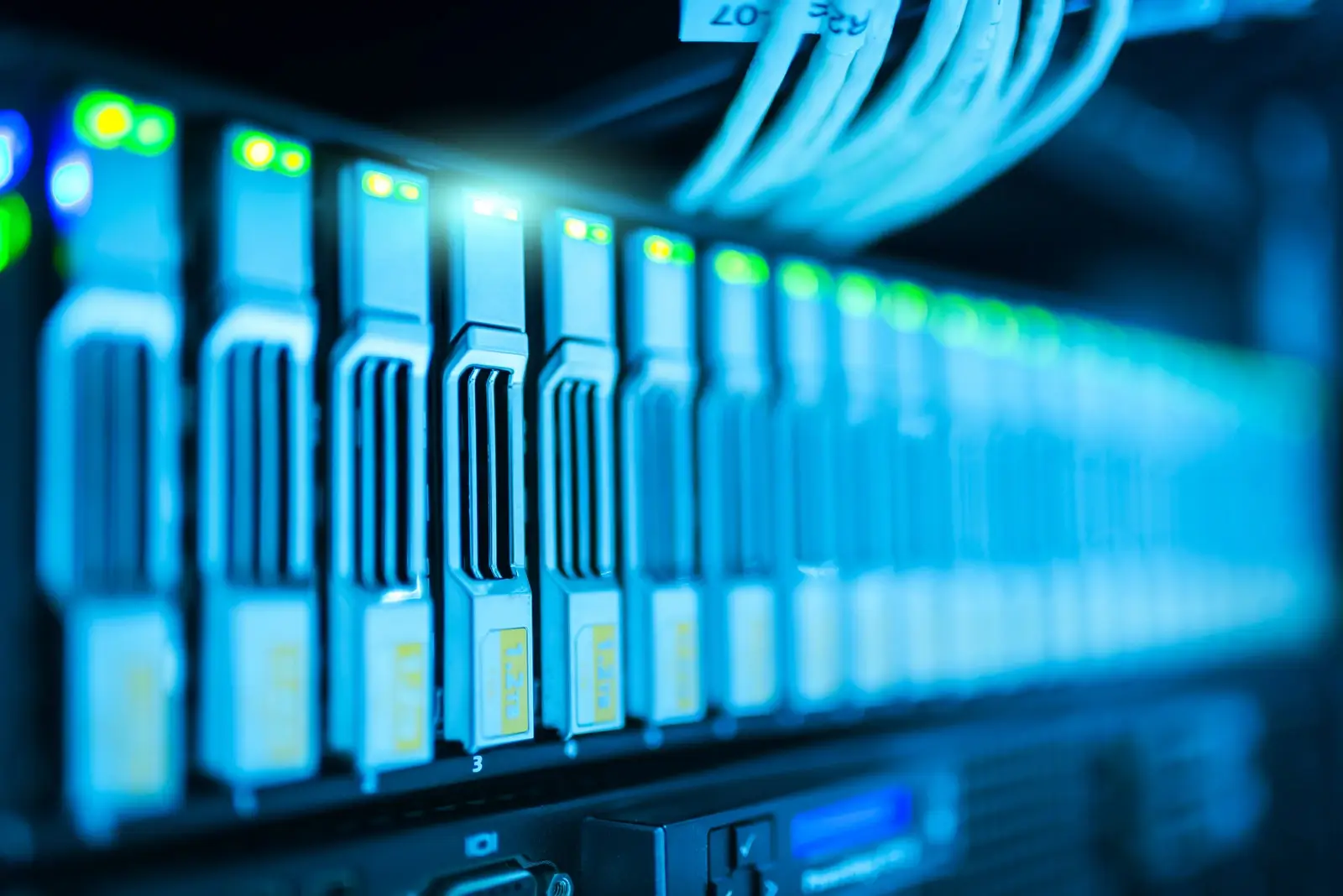 Network-servers-in-data-room-Domestic-Room